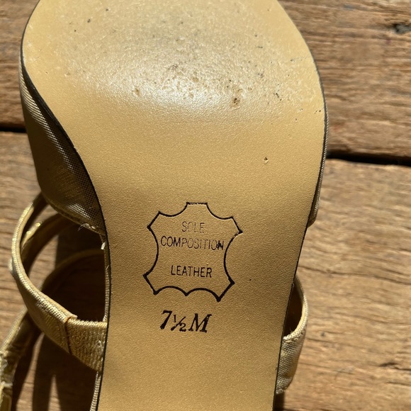 Vintage | Women's Gold Heels Size 7.5 - Picture 3 of 5